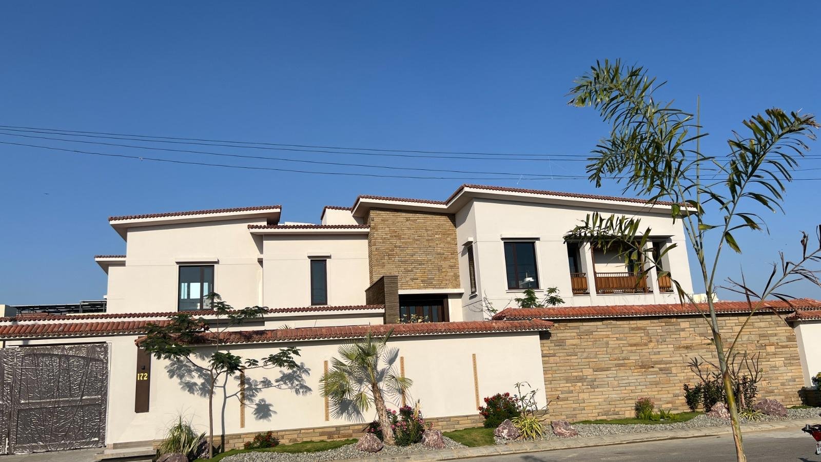 DHA Bungalow — Natural White